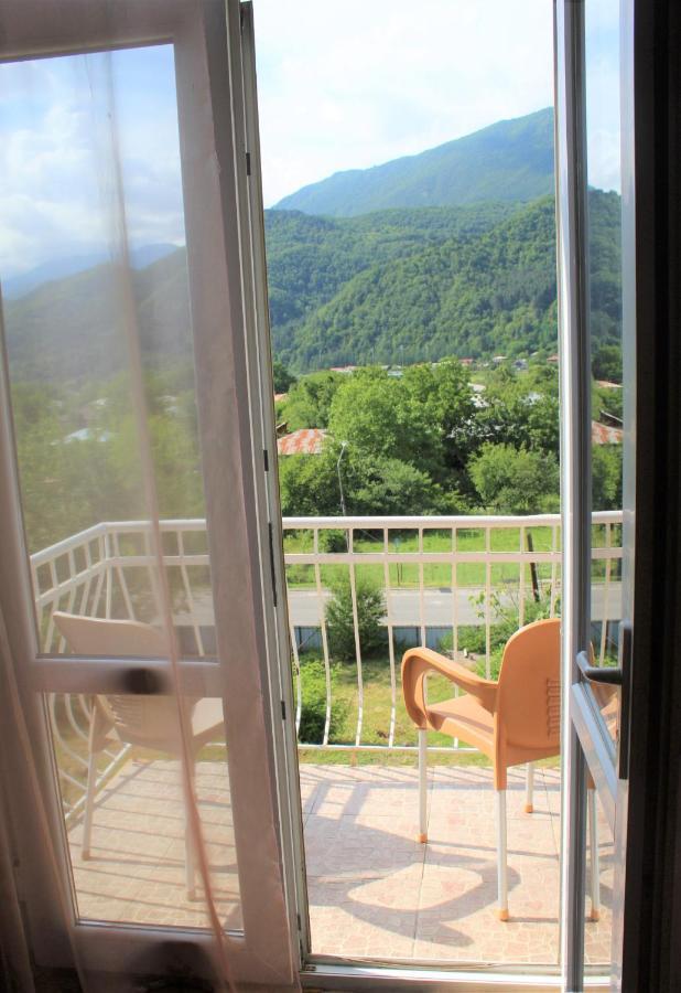 Guest House Racha Ambrolauri Dış mekan fotoğraf