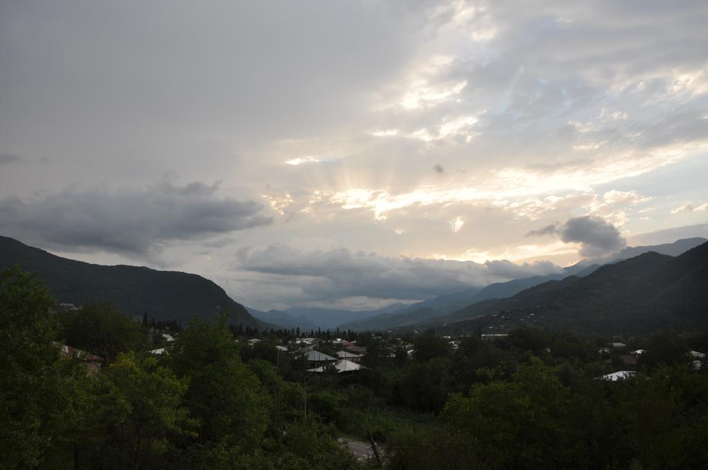 Guest House Racha Ambrolauri Dış mekan fotoğraf